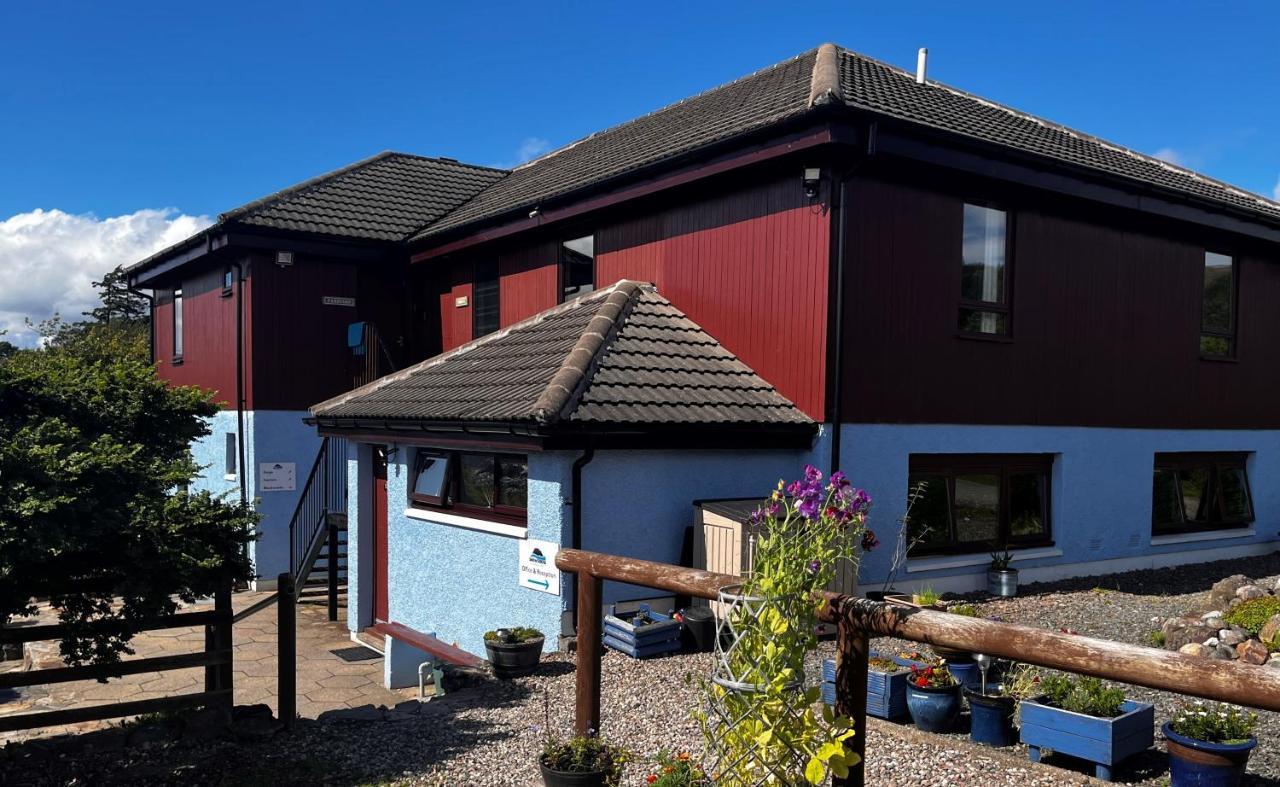 Snowgoose Apartments & Bunkhouse Fort William Exterior photo