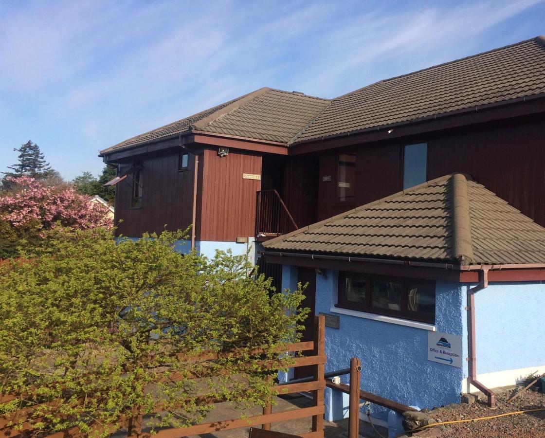 Snowgoose Apartments & Bunkhouse Fort William Exterior photo